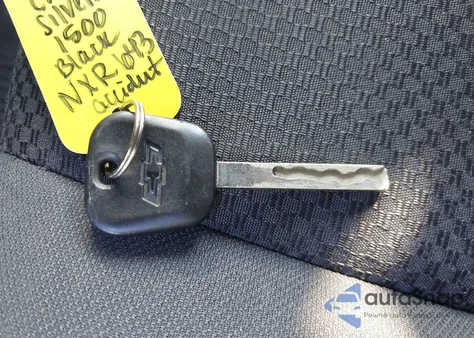 2016 Chevrolet Silverado 1500 2Lt z USA, uszkodzony, nr VIN 3GCUKREC2GG325581